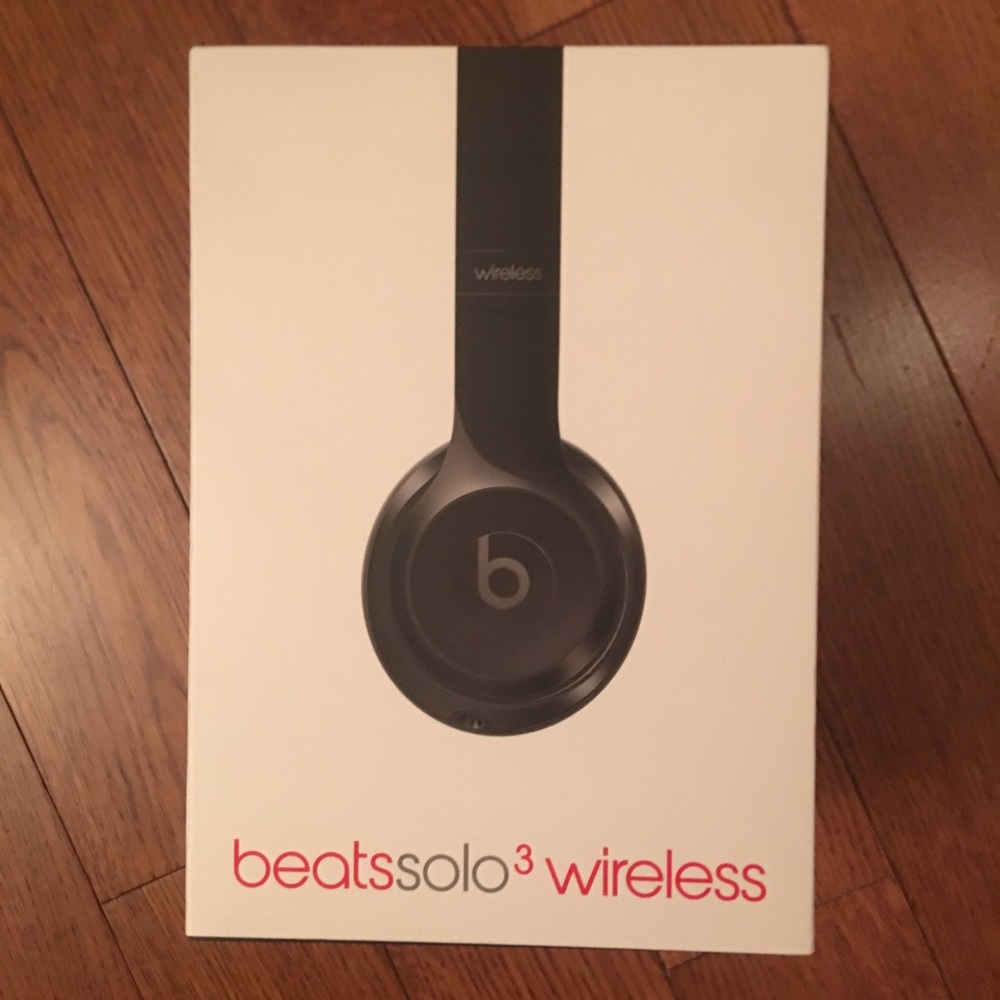 Beats Solo3 Wireless Headphones NIB